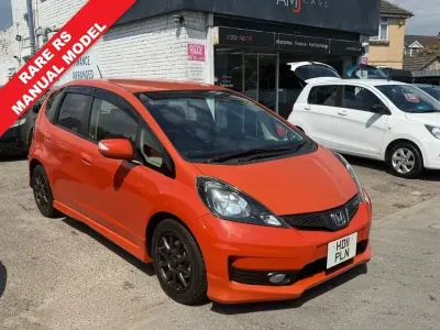 Used Honda Fit 117 HP (86 kW) 2011 Orange Hatchback