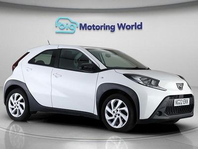 Used Toyota Aygo X PURE 72 HP (52 kW) 2022 White SUV