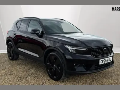 Usado Volvo XC40 Plus 194 HP (142 kW) 2025 Preto SUV