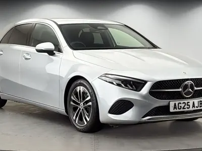 Używany Mercedes A180 Executive 134 KM (98 kW) 2025 Srebrny Hatchback