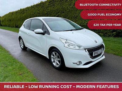Used Peugeot 208 Active 82 HP (60 kW) 2013 White Hatchback