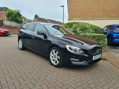 Usado Volvo V60 SE Lux 181 CV (133 kW) 2014 Negro Familiar