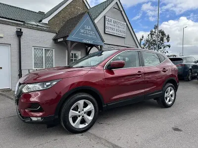 Used Nissan Qashqai Acenta Premium 115 HP (84 kW) 2019 Red SUV