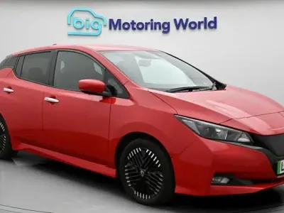 Used Nissan Leaf N-Connecta 110 kW (150 HP) 2023 Red Hatchback