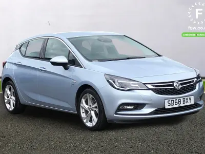 Used Vauxhall Astra SRi 200 HP (147 kW) 2018 Silver Hatchback