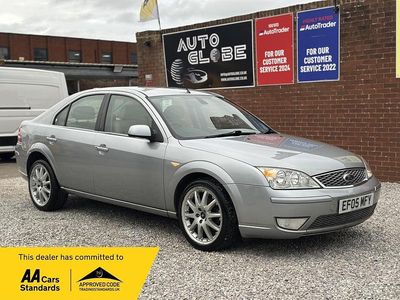 Used Ford Mondeo Ghia 155 HP (114 kW) 2005 Silver Hatchback
