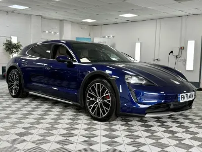 Used Porsche Taycan Cross Turismo 419 kW (571 HP) 2021 Blue Estate