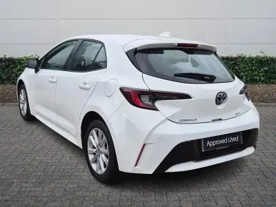New Toyota Corolla 140 HP (102 kW) 2026 White Hatchback