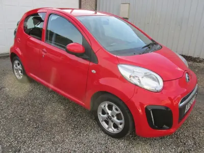 Usado Citroën C1 68 CV (50 kW) 2013 Rojo Utilitario