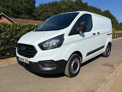 Used Ford Transit Custom 105 HP (77 kW) 2018 White Van
