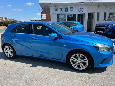 Used Mercedes A180 Executive 122 HP (89 kW) 2015 Blue Hatchback