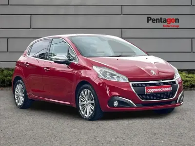 Used Peugeot 208 Allure 80 HP (58 kW) 2017 Red Hatchback