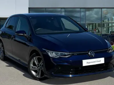 Used VW Golf VIII R-line 130 HP (95 kW) 2023 Atlantic blue metallic