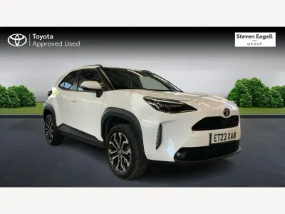 Used Toyota Yaris Hybrid Design 116 HP (85 kW) 2023 White Hatchback