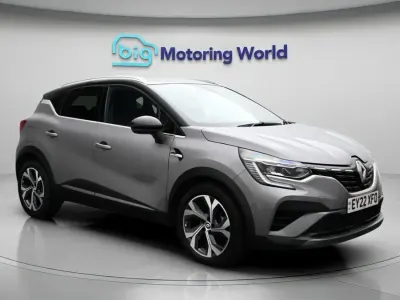 Begagnad Renault Captur RS Line 138 HK (101 kW) 2022 Grå SUV