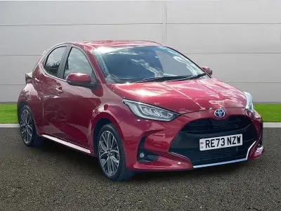 Second-hand Toyota Yaris Hybrid 116 CP (85 kW) 2023 Roșu Hatchback