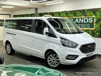 Usado Ford Tourneo Titanium 130 HP (95 kW) 2019 Branco Monovolume