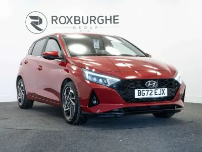 Used Hyundai i20 Premium 100 HP (73 kW) 2022 Red Hatchback