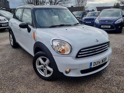 Used Mini Cooper D 112 HP (82 kW) 2014 White Hatchback