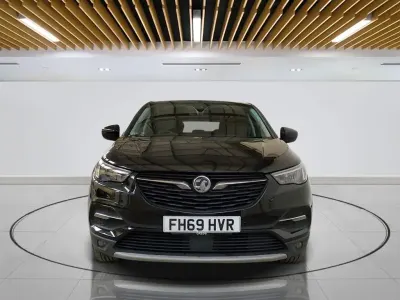 Used Vauxhall Grandland X SRi 130 HP (95 kW) 2019 Black SUV