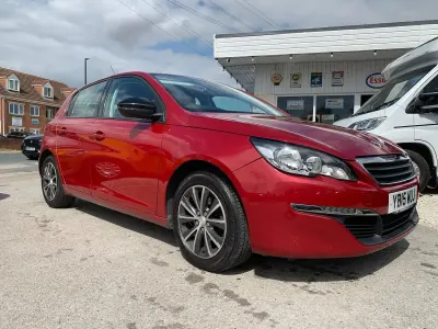 Used Peugeot 308 Sportium 130 HP (95 kW) 2015 Red Hatchback