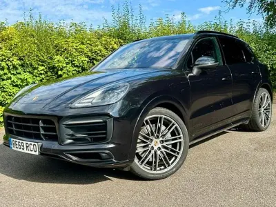 Used Porsche Cayenne 440 HP (323 kW) 2019 Black SUV