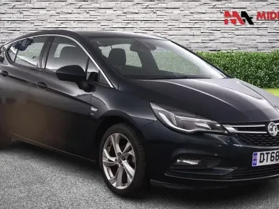 Used Vauxhall Astra SRi 105 HP (77 kW) 2018 Green Hatchback