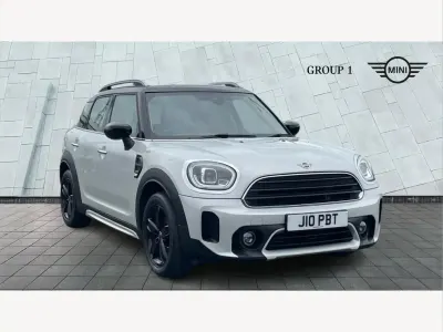 Usado Mini Cooper Countryman Classic 134 CV (98 kW) 2022 Plateado SUV