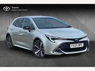 Used Toyota Corolla Design 140 HP (102 kW) 2025 Silver Hatchback