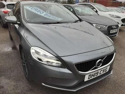 Begagnad Volvo V40 Momentum 120 HK (88 kW) 2019 Grå Halvkombi