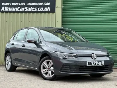 Begagnad VW Golf VIII S 130 HK (95 kW) 2022 Grå Halvkombi
