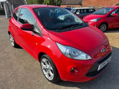 Used Ford Ka Zetec 69 HP (50 kW) 2015 Red Hatchback