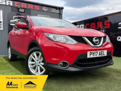 Usado Nissan Qashqai Acenta 110 HP (80 kW) 2017 Vermelho SUV