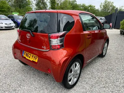 Usado Toyota iQ 98 HP (72 kW) 2012 Laranja Citadino