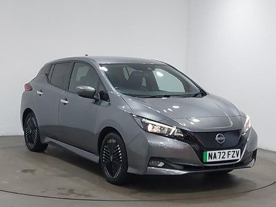 Begagnad Nissan Leaf N-Connecta 110 kW (150 HK) 2022 Grå Halvkombi