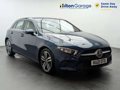 Begagnad Mercedes A200 Executive 163 HK (119 kW) 2021 Blå Halvkombi