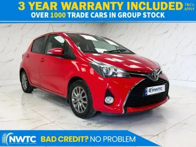 Used Toyota Yaris 99 HP (72 kW) 2016 Red Hatchback