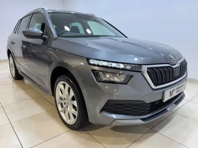 Usado Skoda Kamiq SE L 150 HP (110 kW) 2022 Cinzento SUV