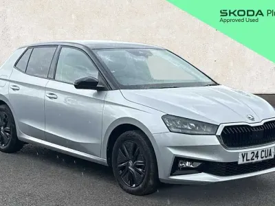 Used Skoda Fabia Colour Edition 59 HP (43 kW) 2024 Brilliant silver metallic black magic pearl effect Hatchback