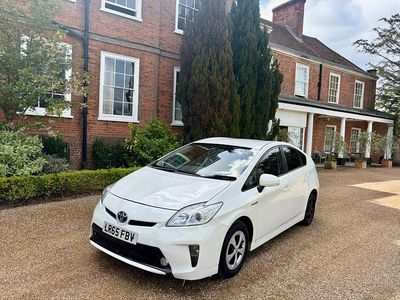 Used Toyota Prius T3 2015 White Hatchback