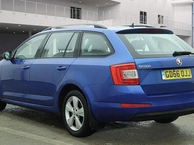 Used Skoda Octavia SE L 110 HP (80 kW) 2017 Race blue Estate