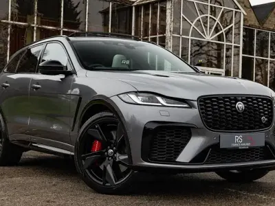 Usado Jaguar F-Pace SVR 551 HP (405 kW) 2023 Cinzento SUV
