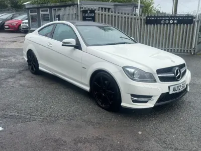 Używany Mercedes C220 AMG 170 KM (125 kW) 2012 Biały Coupe