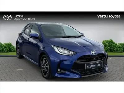 Used Toyota Yaris Design 116 HP (85 kW) 2023 Blue Hatchback