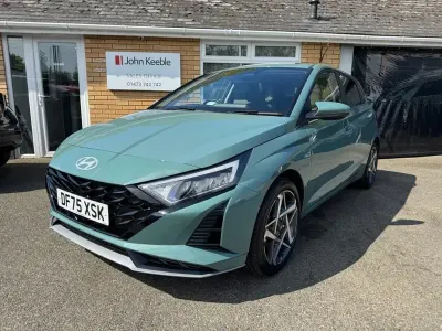 Używany Hyundai i20 Ultimate 100 KM (73 kW) 2026 Zielony Hatchback