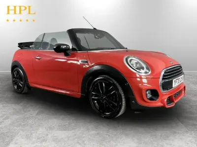 Usado Mini Cooper Cabriolet Sport 136 HP (100 kW) 2020 Vermelho Cabrios