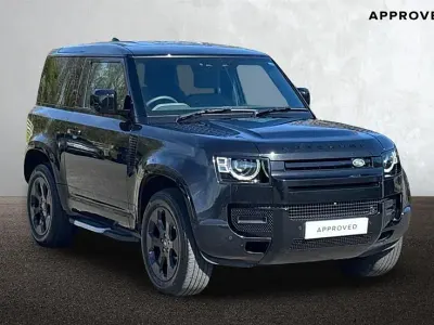 Usado Land Rover Defender SE Dynamic 300 HP (220 kW) 2023 Preto SUV