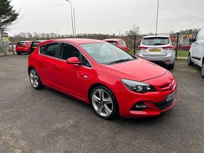 Used Vauxhall Astra Edition 200 HP (147 kW) 2016 Red Hatchback
