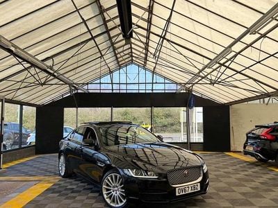 Used Jaguar XE Portfolio 240 HP (176 kW) 2017 Black Sedan