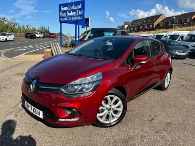 Used Renault Clio Dynamique 75 HP (55 kW) 2017 Red Hatchback